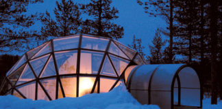 стъклено иглу хотел във Финландия